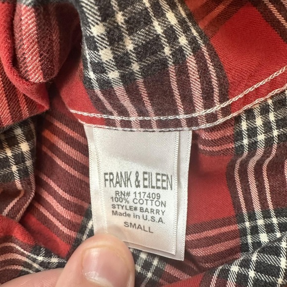 Frank & Eileen Barry Shirt Womens Small Red Plaid Button Down Made in USA - Picture 8 of 11
